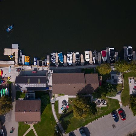 Sauble River Marina And Lodge Resort ซอเบอร์บีช ภายนอก รูปภาพ