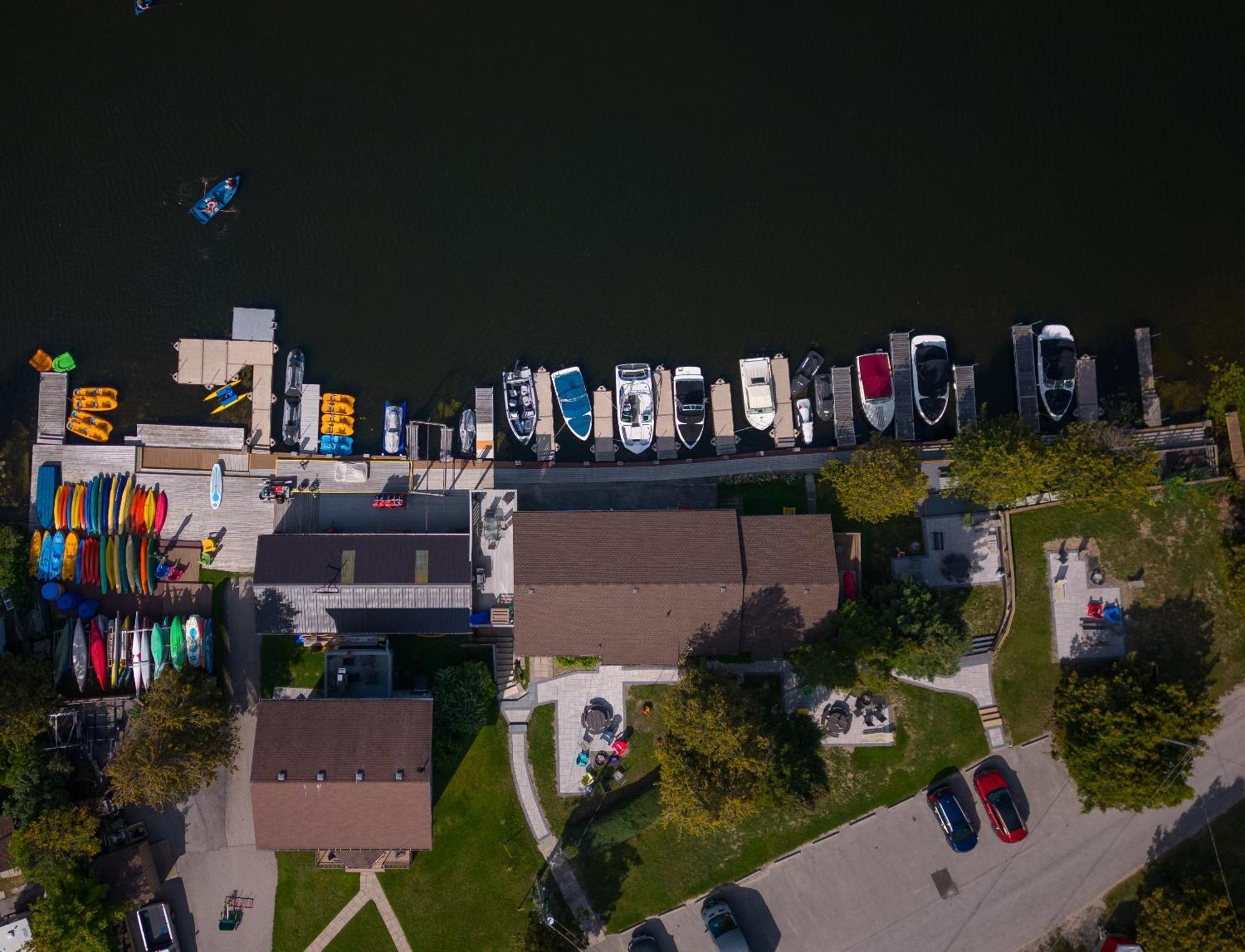 Sauble River Marina And Lodge Resort ซอเบอร์บีช ภายนอก รูปภาพ