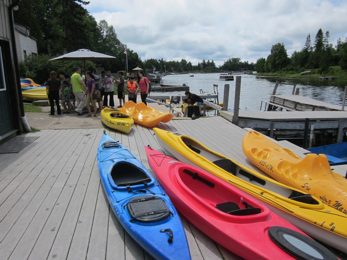 Sauble River Marina And Lodge Resort ซอเบอร์บีช ภายนอก รูปภาพ
