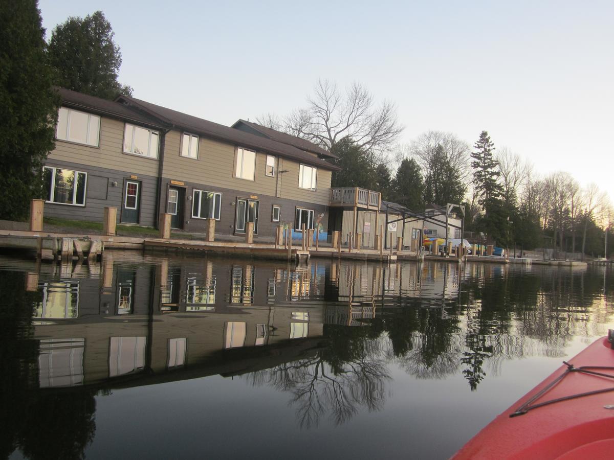Sauble River Marina And Lodge Resort ซอเบอร์บีช ภายนอก รูปภาพ
